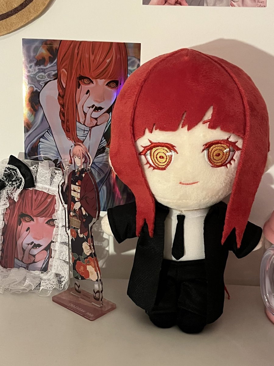 ooIongteas's tweet photo. also look at my makima merchs 😇💗 https://t.co/bA3nOJGQiA