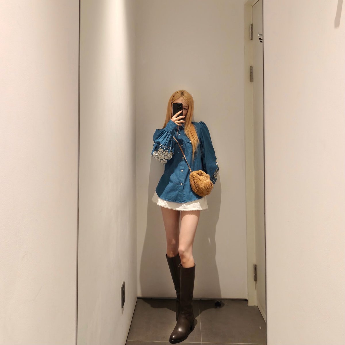 rorainlilac's tweet photo. 📸 | 260918 #RUKA Weverse Update.

〝 R U R U ' S S T Y L E 〞 https://t.co/g9gXQaCpwV