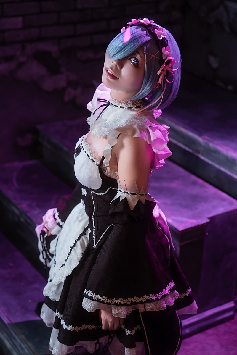 yomuu_1441's tweet photo. ❇︎cosplay

こっちも好きだから🥰
楽しすぎたので見せびらかす

📸:リィ様(@mikumiku0024 )
#リゼロ　#rezero   #レム https://t.co/THDvIdR0Wc