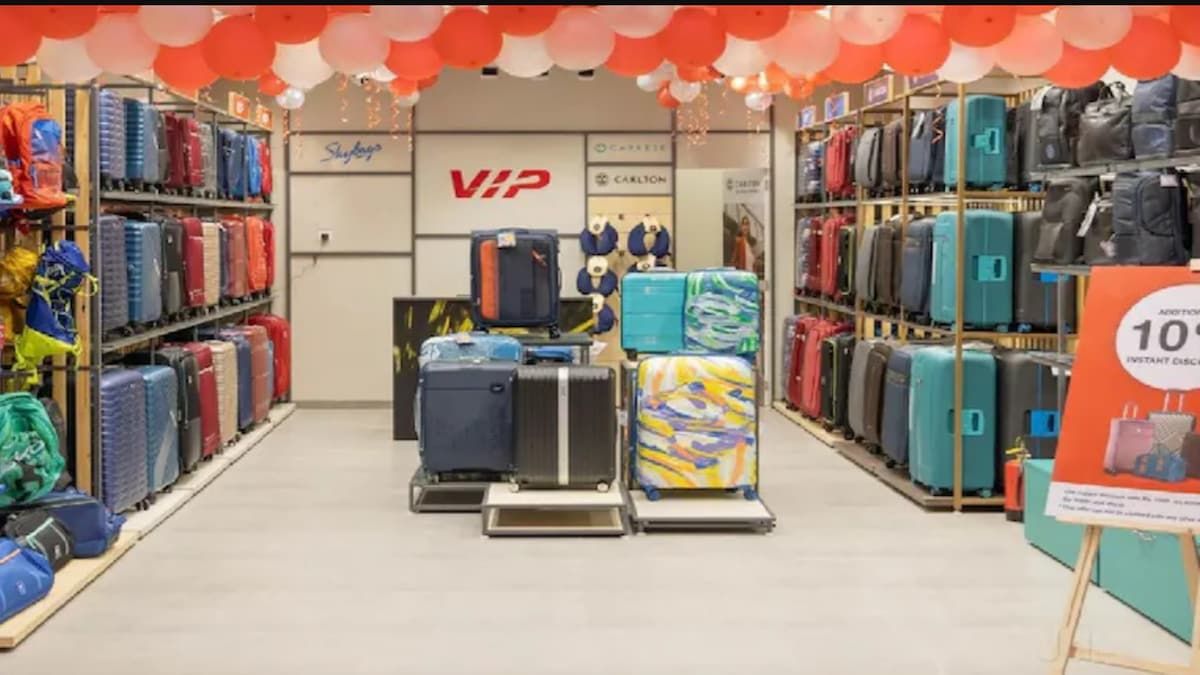 CNBCTV18News's tweet photo. #VIPIndustries board approves ₹500 crore fund raise through multiple routes
@jpullokaran
https://t.co/XuhirNNe6U https://t.co/Ngt4quR2Ty