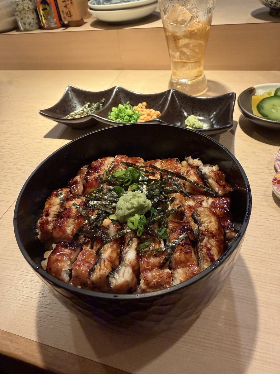 kotora4649's tweet photo. 鰻２杯食べたw https://t.co/3BEDVUBsMy