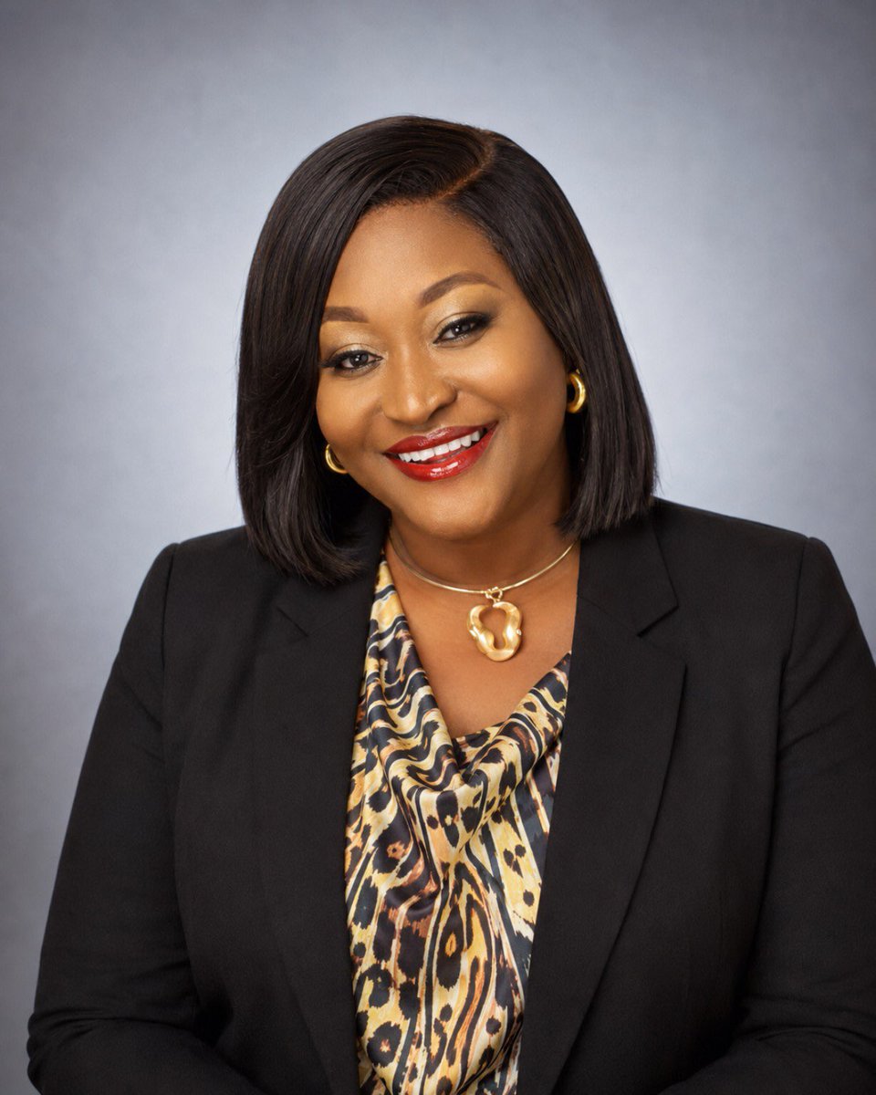 drchik_o's tweet photo. "I've been quiet on here. Not absent — just building, praying, and protecting my peace.
But I'm back. With purpose.

I'm Dr. Chika Kate Obiechina — Deputy Director, CEO of @Alwayssistersf and a woman on assignment.
On this page you'll find: Faith. Fire. And the kind of wisdom that comes from living, not just reading.
Jesus. Jollof. Justice. 🔥

Let's go."