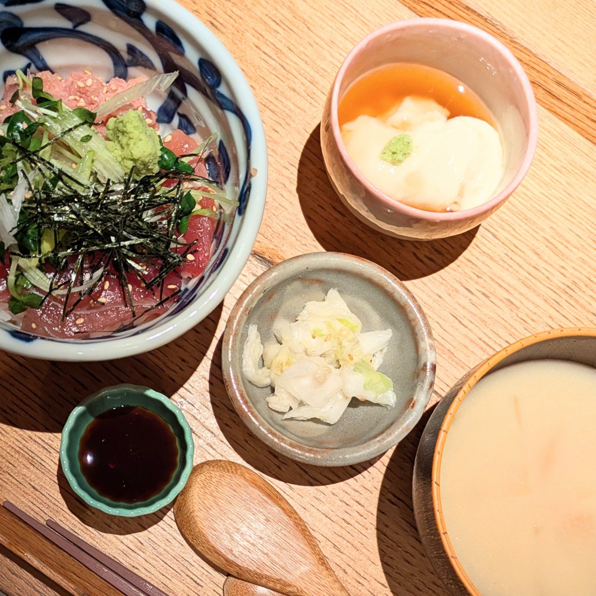 SKOSNK28's tweet photo. 数日前、数年ぶりにセミナーというものに参加してきた！
そんな日のランチ😋

これから、、、
考えることいっぱいだ！ https://t.co/UaWCJCl1u4