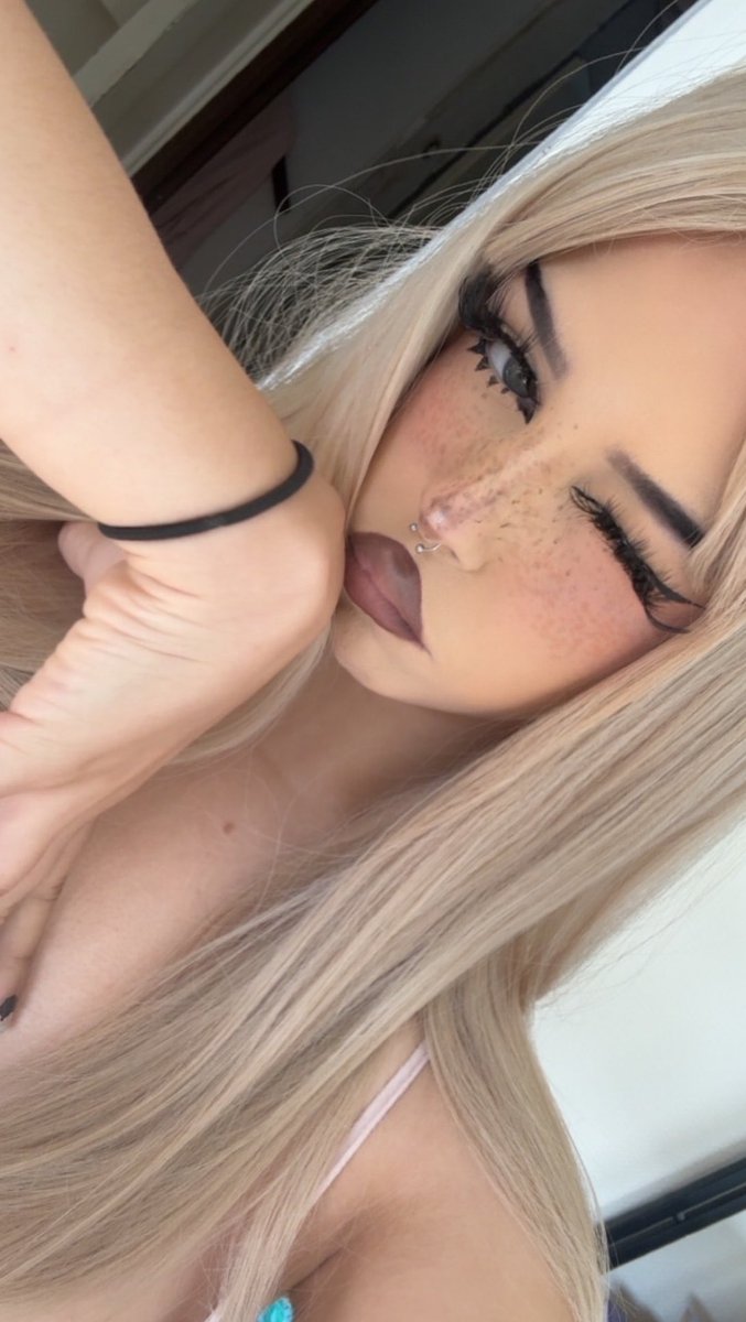 mazzymila's tweet photo. Welke sukkel zal ik vandaag vernederen?😈😈

findomnl geldslaaf tikkieslaaf paypig humanatm walletdrain findomgoddess https://t.co/cOKTIHQfPG