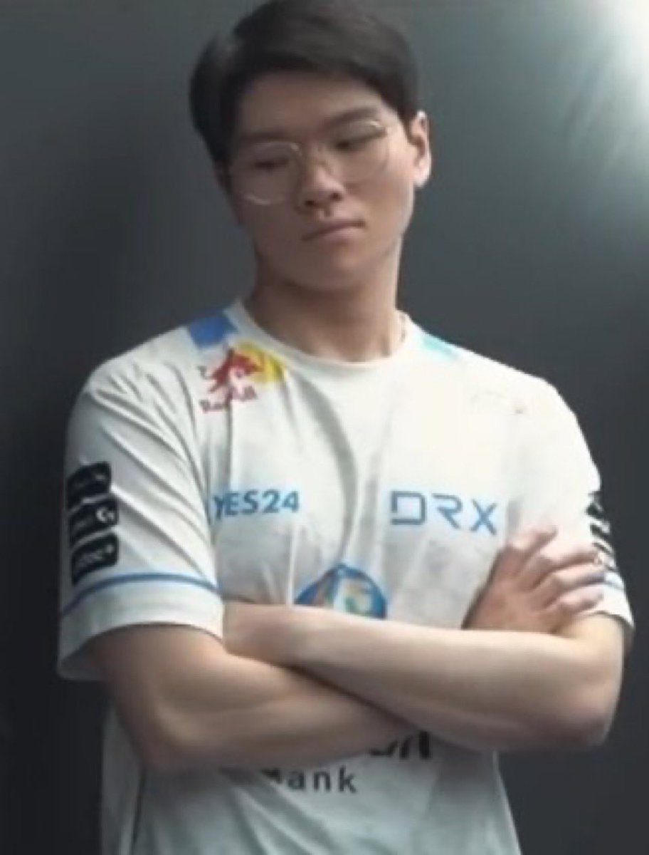 Nocontext_LOL's tweet photo. 신고하도록해 https://t.co/Oe7tOUXOyb