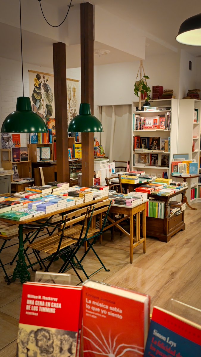 RobertDeglane's tweet photo. Otra librería que tenía pendiente y que me ha parecido una maravilla. Librería Crazy Mary. https://t.co/506V61Z6qA