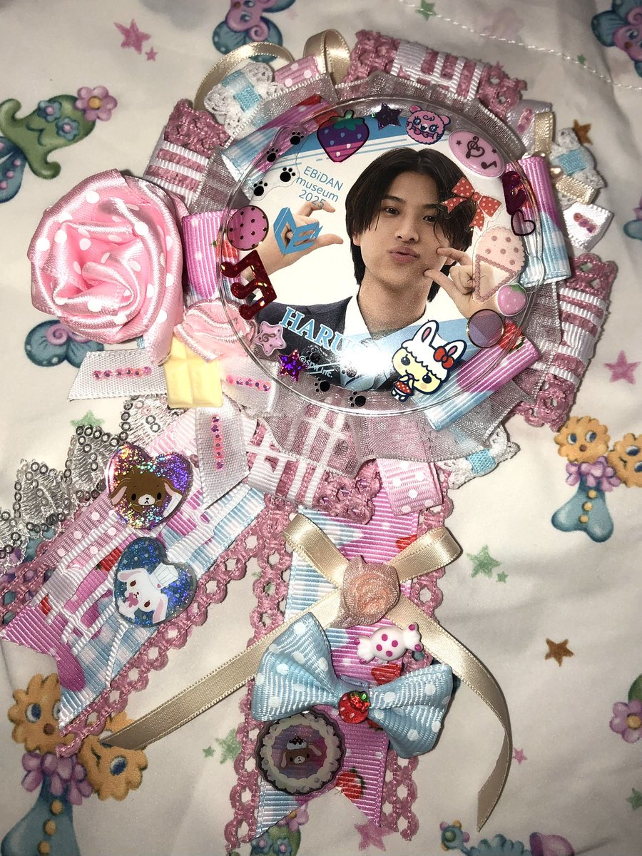 _mintm0chi's tweet photo. ロゼットたくさん♩
 #EBiDANハンドメイド部 💖 https://t.co/7FPxTfFCQ6