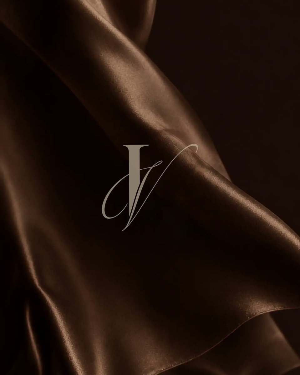 GermaineSyj6's tweet photo. Part of the universe. Not just a symbol or signature, but an essential piece of the universe I’m building. Welcome to VirtueelVlammen. https://t.co/OENpHKuZd3