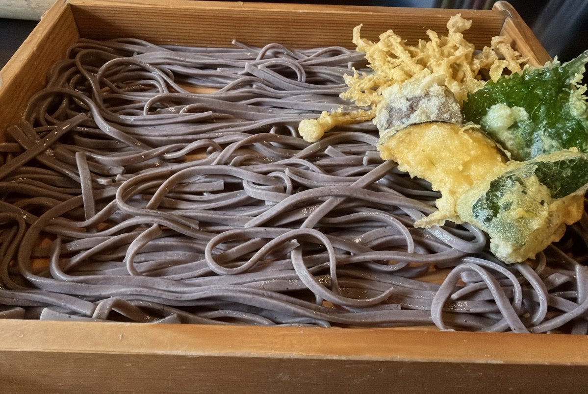 oototu0303's tweet photo. 珍しく食べてばっかりだった。 https://t.co/mF2SOaXE1h