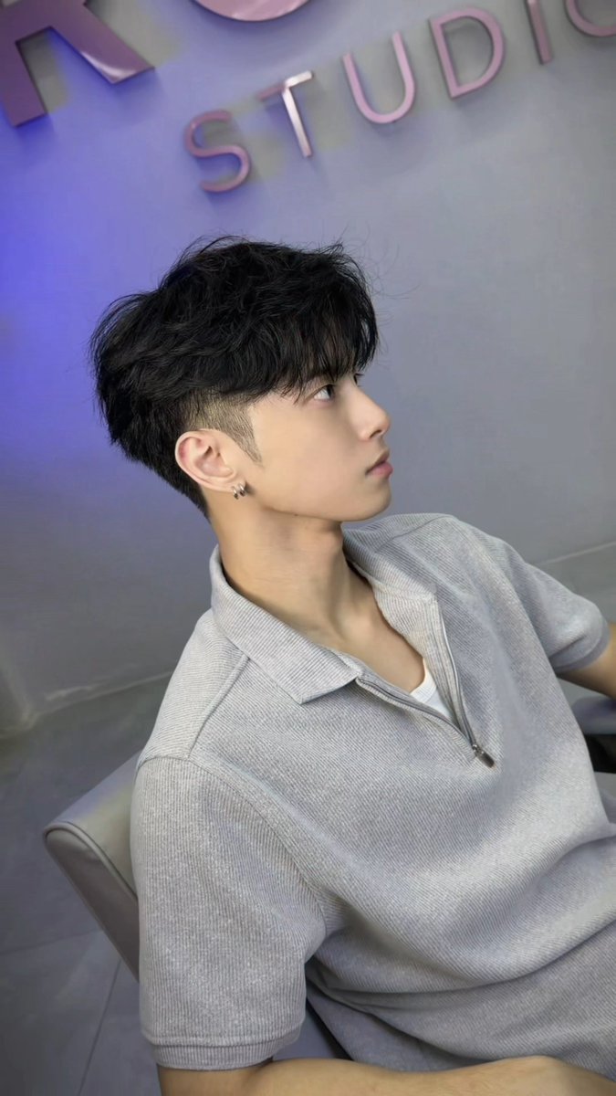 kylerpics's tweet photo. he’s so fine im sickkkk

#KYLER #kylerchua https://t.co/93qkKcf3c9