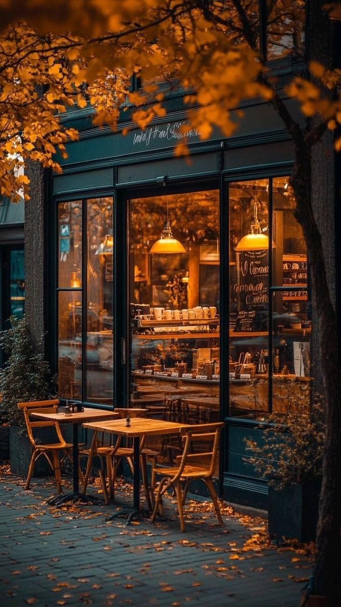 DylanRobindw's tweet photo. Shes a very comfrontational person and is easy to argue with customers if they act a bit mean. https://t.co/eZQRH7gQJZ
