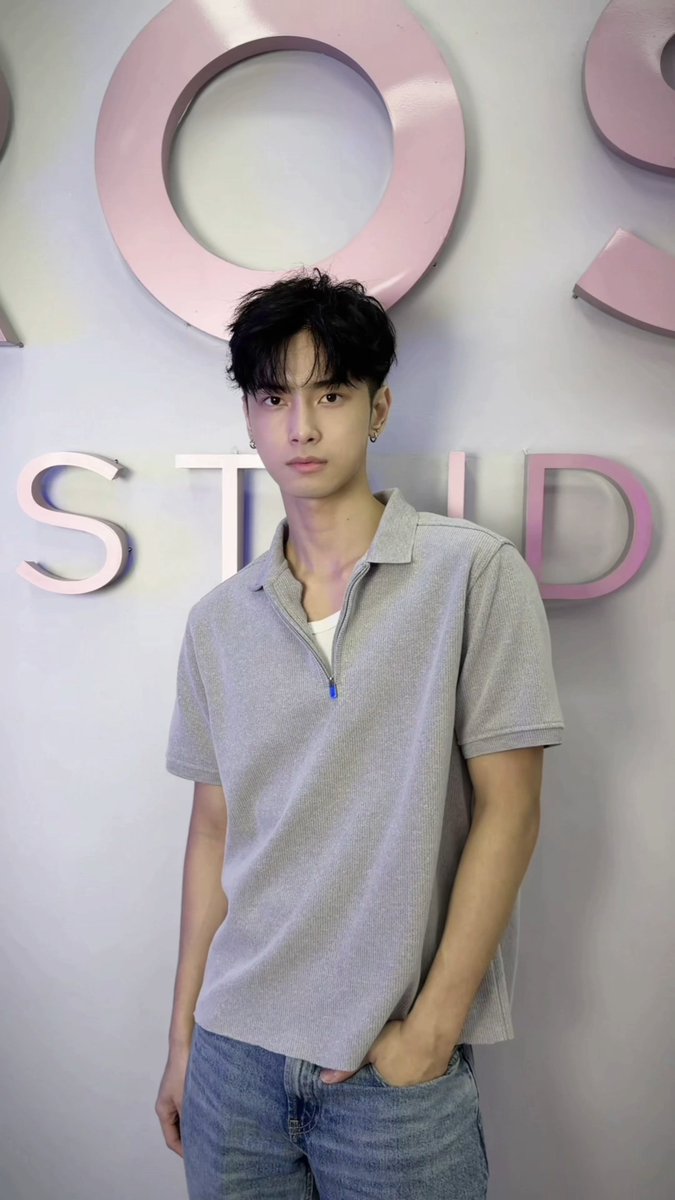 kylerpics's tweet photo. he’s so fine im sickkkk

#KYLER #kylerchua https://t.co/93qkKcf3c9