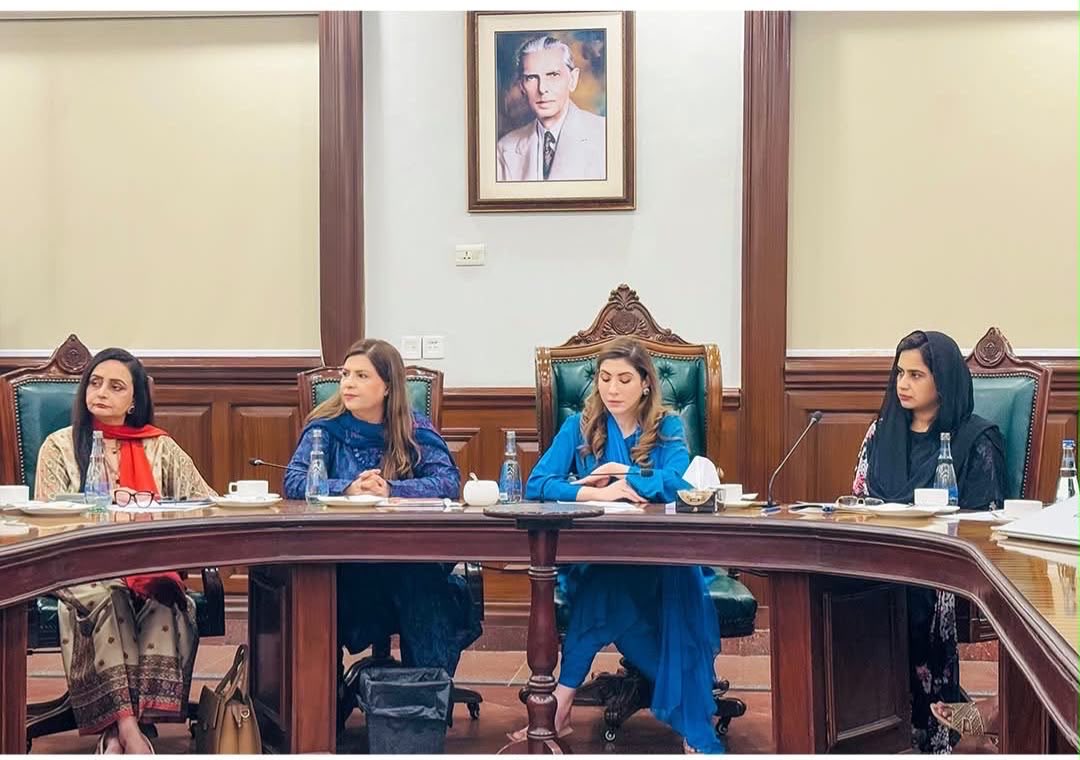 MPASaadiaTemur's tweet photo. PWPA, UNFPA &amp; Dastak Hold Pre-Visit Orientation Ahead of Training &amp; Awareness Workshops in Multan and Bahawalpur Punjab Women Protection Authority (PWPA), in collaboration with UNFPA and its implementing partner Dastak, organized a Pre-Visit Orientation session in Punjab Assembly https://t.co/sExRO0Lrb5