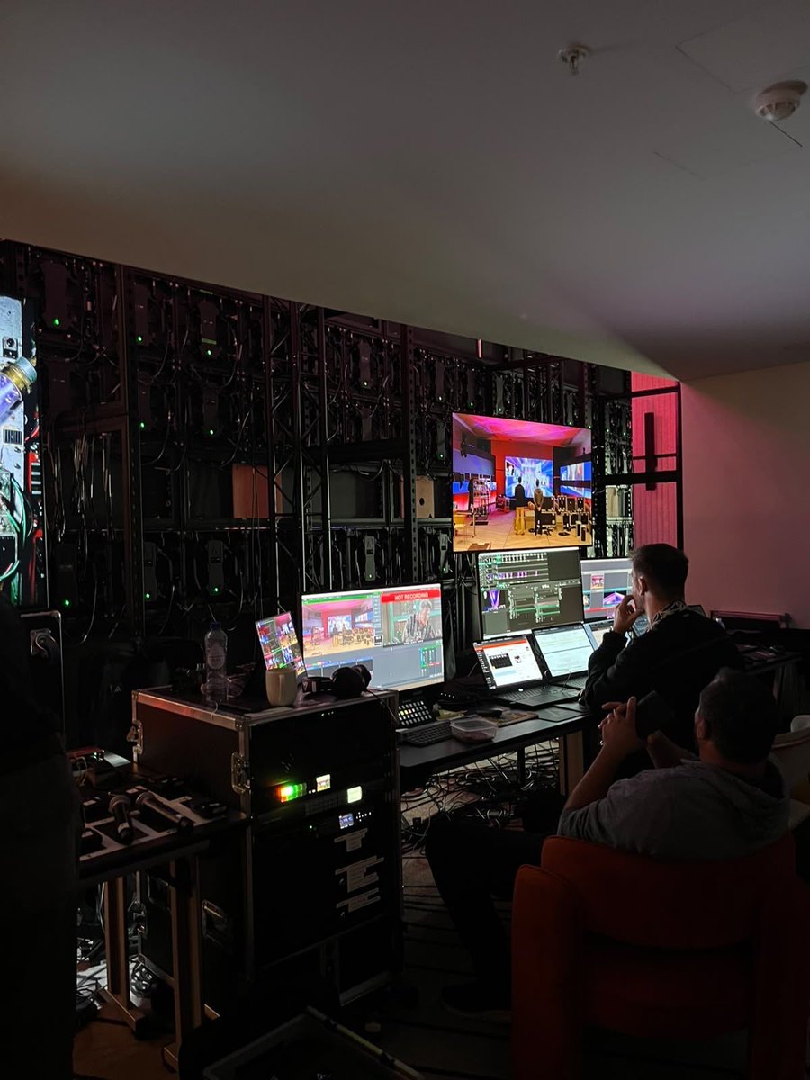 ZNConsulting's tweet photo. 📍 Behind the scenes at Cardo Brussels.

The #EUinfluencer team is putting the final pieces in place ahead of tonight’s 10th edition, from the stage and screens to the AI Corner.

Just a few hours until the doors open. 🎬

#EUinfluencer2026 #10YearsOfEUinfluencer https://t.co/3AFTpsle7R