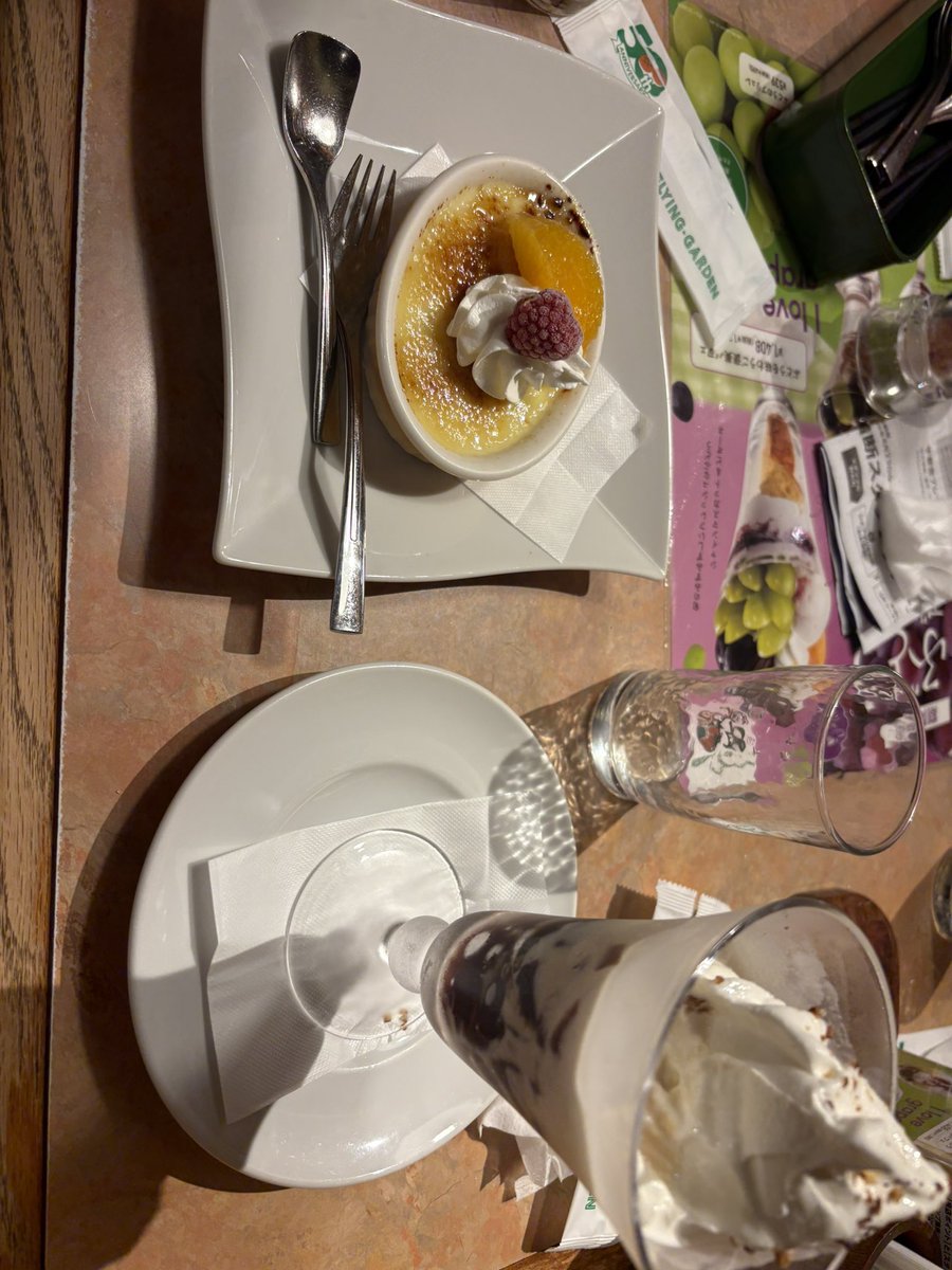 mchiki111's tweet photo. 家族でフライングガーデン行ってきた！
米大盛り4杯とデザート2個食べた^^
幸せ^^ https://t.co/C72hv3uON1