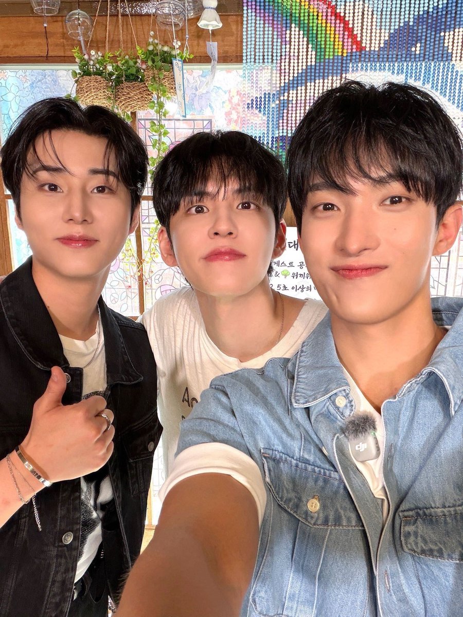 carpediemk1219d's tweet photo. 260918 #영케이 #원필 빈집대성 https://t.co/Malk7uo3kr