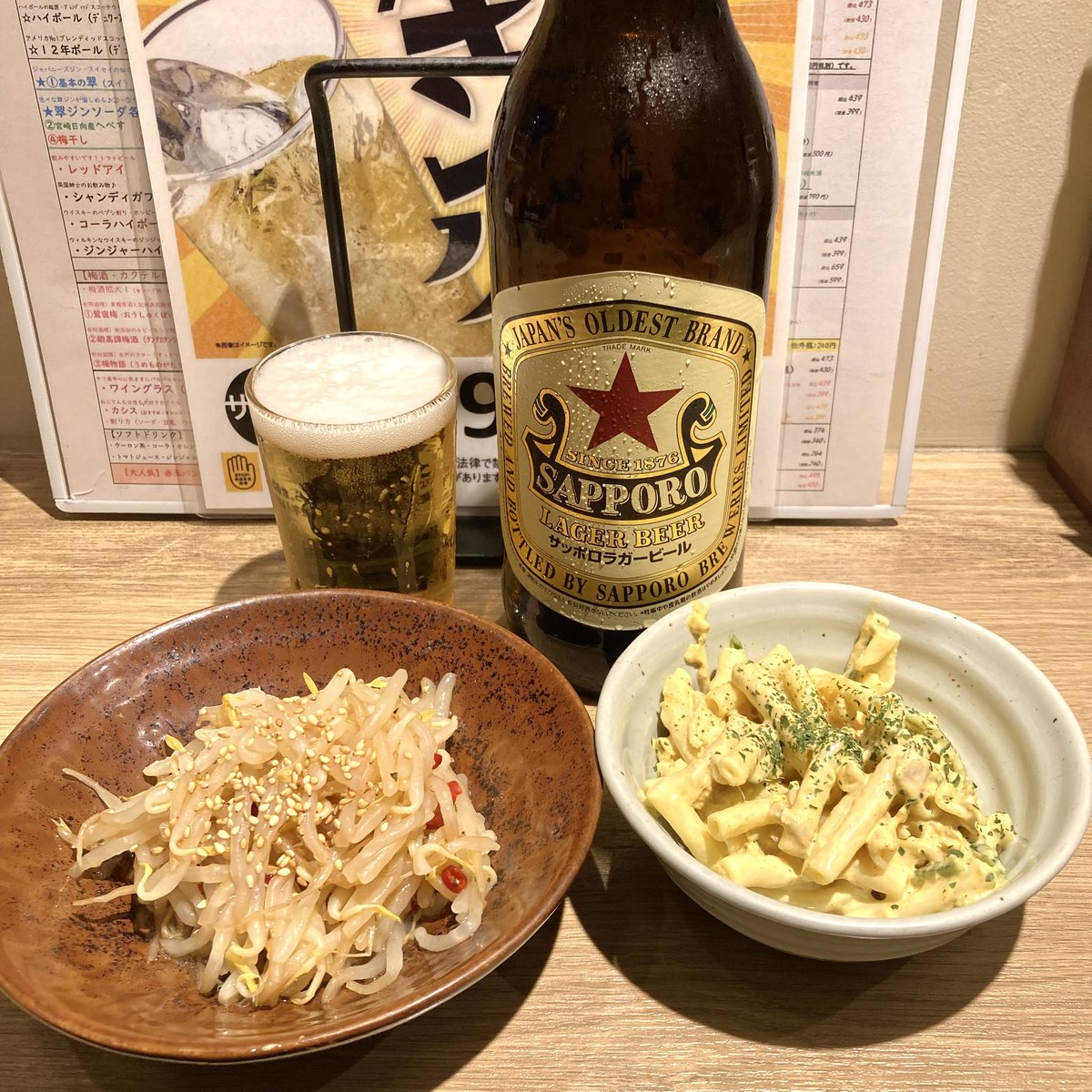 hoppy5126's tweet photo. 今宵の晩酌は
サッポロ<赤星>2本、つまみはカレーマカロニサラダ、もやしナムル、鉄板スルメイカの生姜焼き、入場料200円の計1790円に5%割引、消費税外税で締めて1870円でした。
ごちそうさまでした♪
#ほていちゃん
#ふれあい酒場ほていちゃん船橋店
#サッポロラガービール
#赤星 https://t.co/cWFleLFgPS
