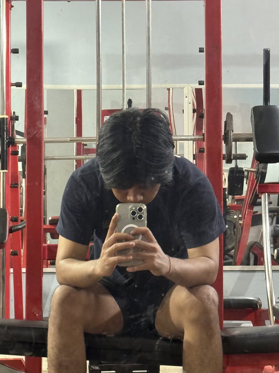 kleeeziz's tweet photo. Mau jadi kek aderai susah banget jujur 😶 https://t.co/gKryBZaUm7