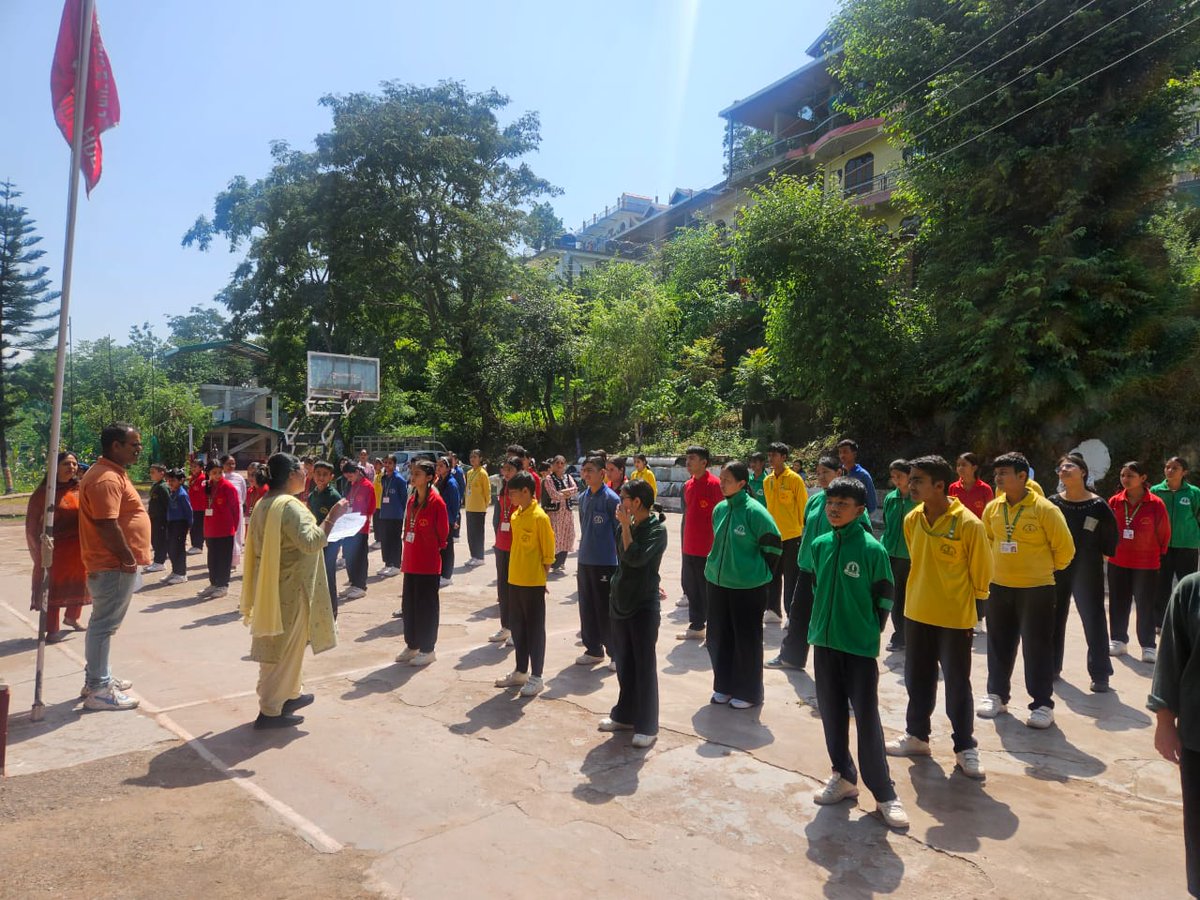 BoardSubathu's tweet photo. Swachhata Hi Seva 2026 | Day 2
On 18.09.2026, Cantonment Board Subathu sensitised students on 4-way waste segregation and Reduce, Reuse &amp; Recycle (RRR). 
#SHS2026 #SwachhataHiSeva2026 #SwachhataHiSeva
@RakshaSampada
@pdde_wc https://t.co/YNeUFb59VJ