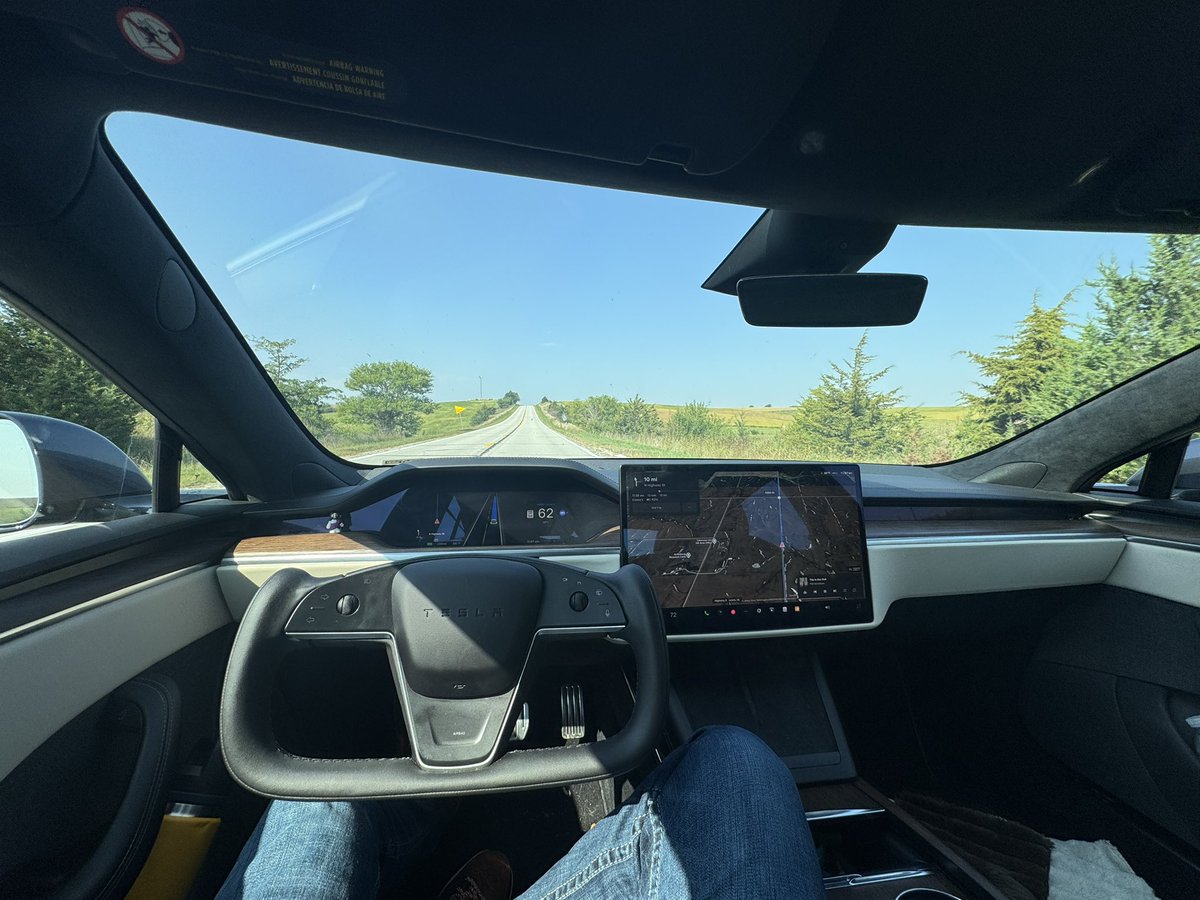 David_Shawn's tweet photo. @niccruzpatane It really is the best!! 

And I get to do it for ~1,200 miles a week. https://t.co/TwYYShq9k6