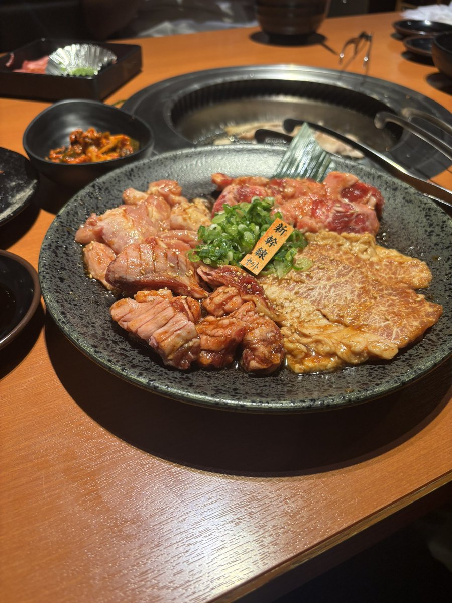 Gomay555's tweet photo. 週末！肉！ https://t.co/PGY3Lm9pLr