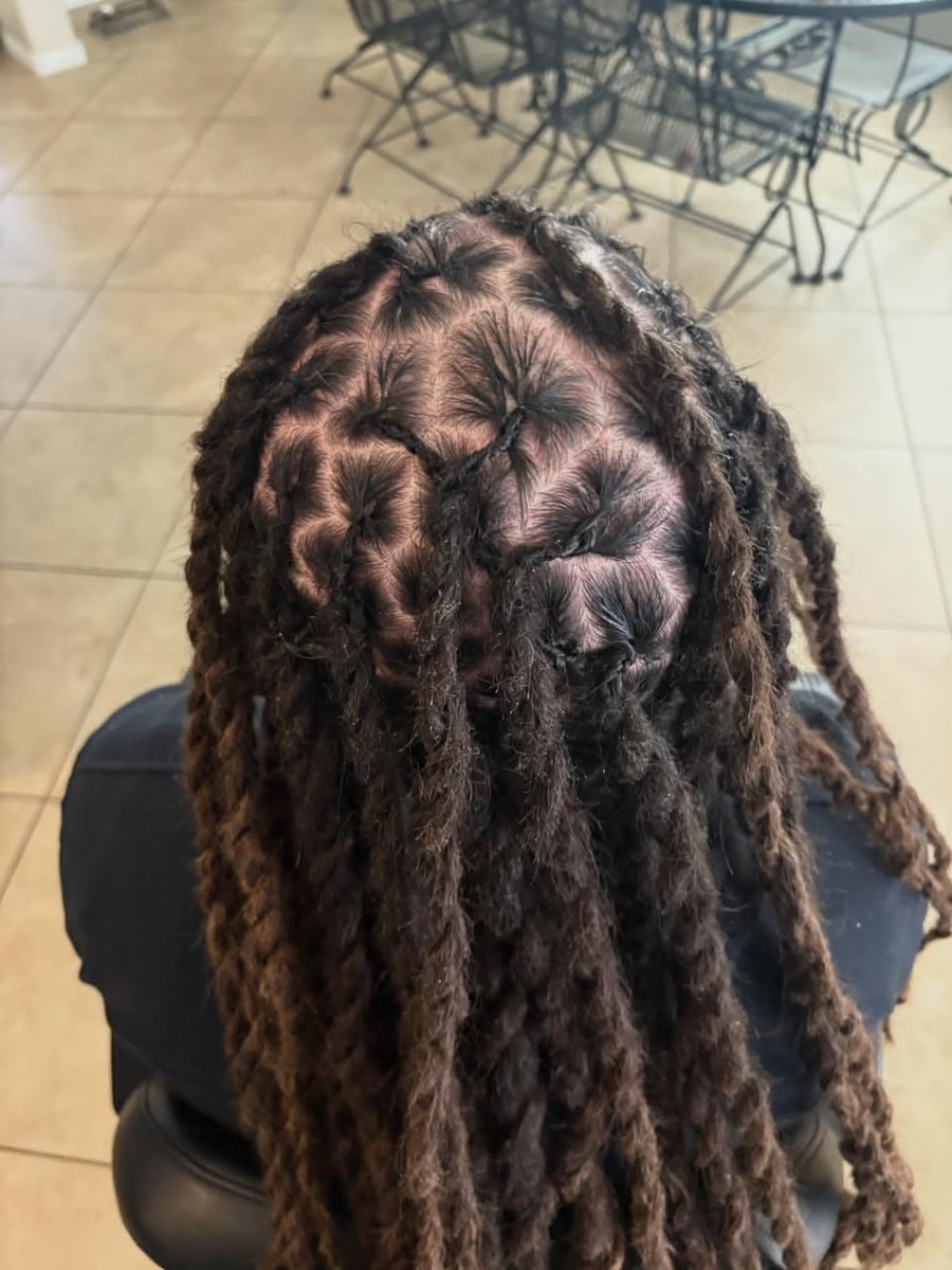 Ashlyryan01's tweet photo. Its froday yall who's tryna get there hair done over the weekend i do locs braid and retwist #phillyfreaks #philly https://t.co/OGcufNII8n