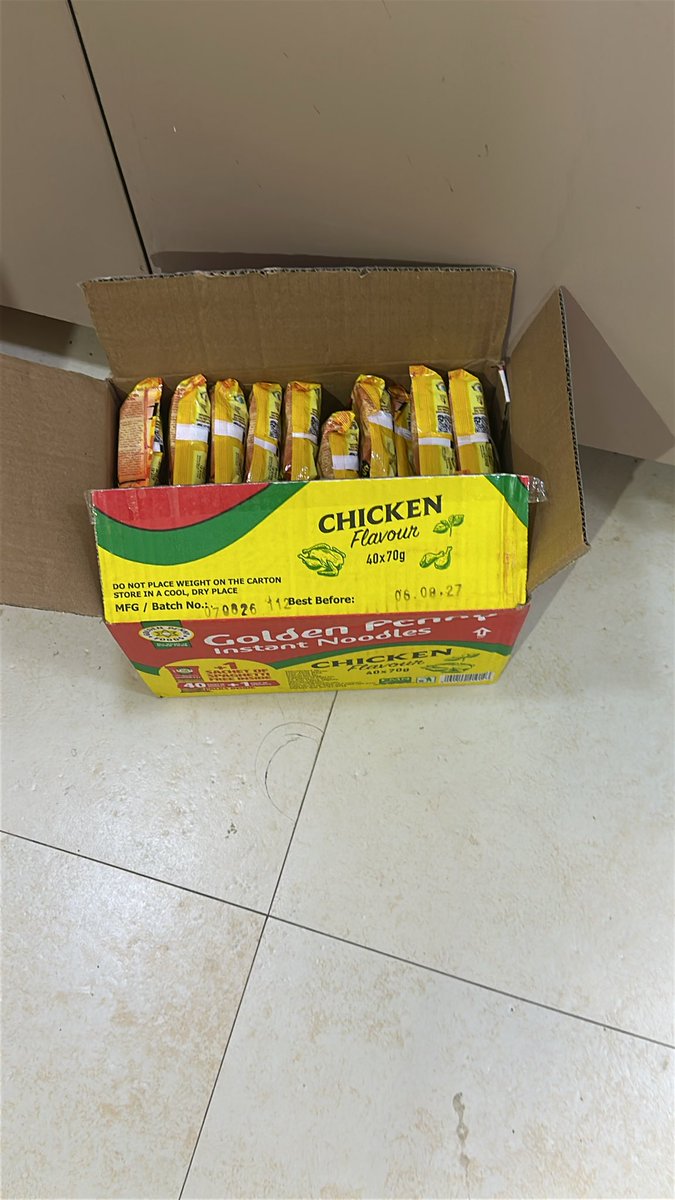 titilop77426203's tweet photo. I ordered something worth ₦10k on @chowdeck using chowstore and somehow received a FULL CARTON of Golden Penny noodles. 😭😂

And before anybody asks, I am NOT their brand ambassador o. 😂

This is what I call PEAK MARKETING. 👏🏽 https://t.co/w26WQdoI3V