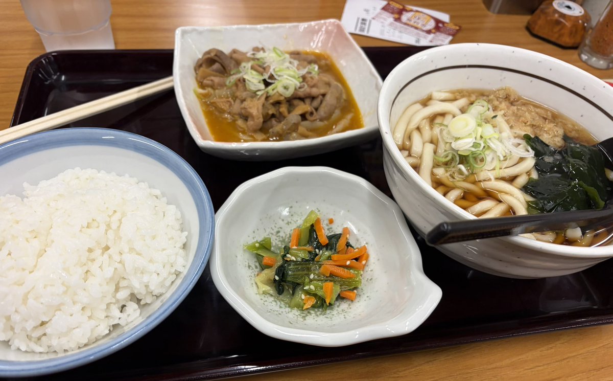 KAORU_kkkkk's tweet photo. だうどん！
やっぱりパンチセットよね！ https://t.co/z3QGTzTx5E