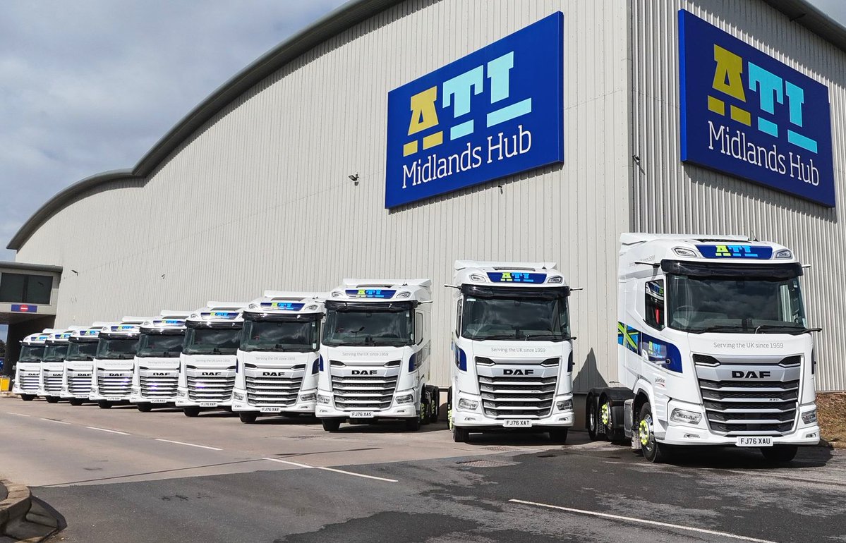DAFTrucksUK's tweet photo. Another impressive fleet handover for @ATLlogistics, provided by local DAF dealer @MotusDAF. 🚛

#New #Trucks #DAFTrucks #UK https://t.co/uOojaVfEp0