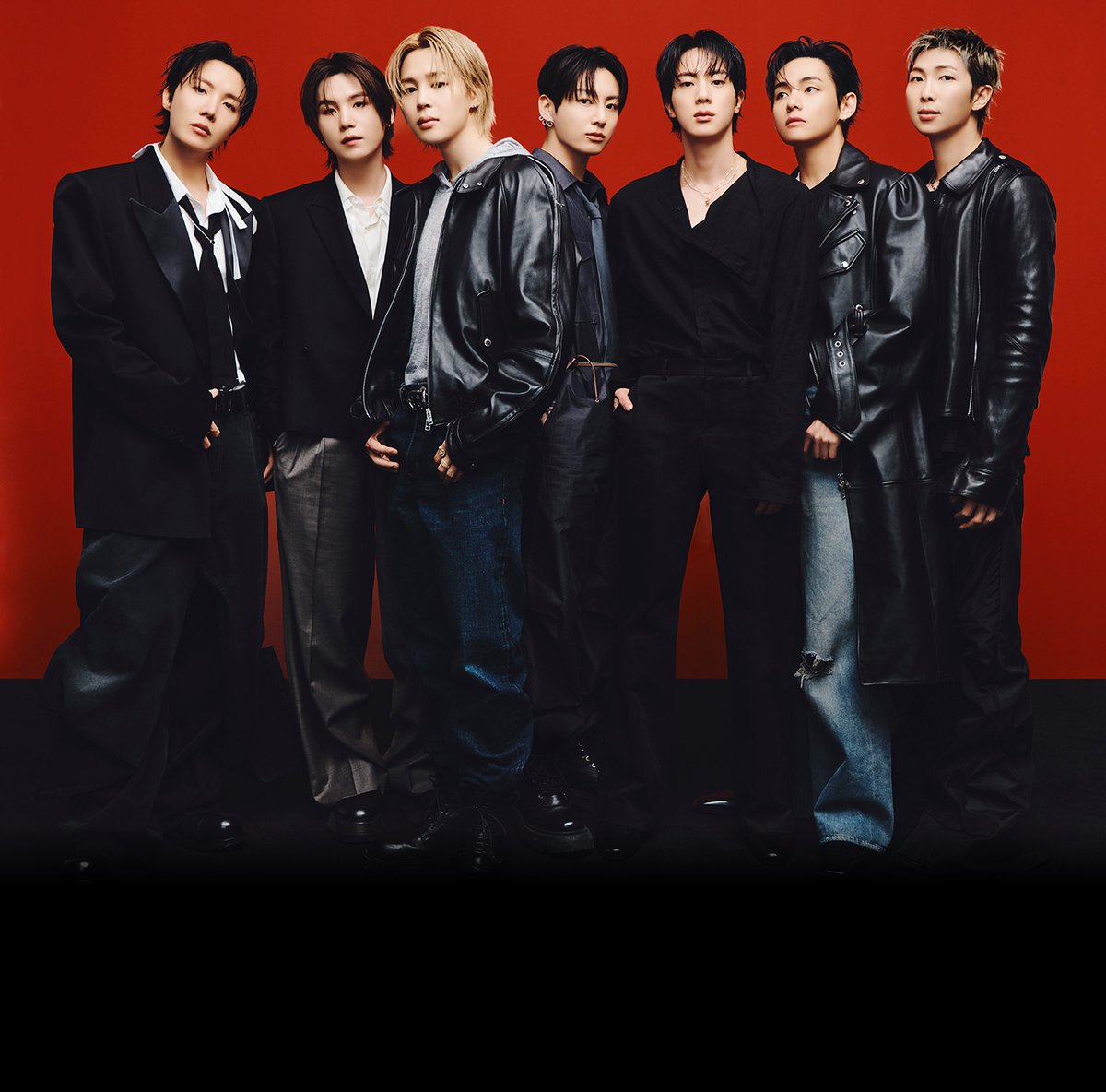 StbvBase's tweet photo. SANTOS BRAVOS on meeting BTS at their concert in Mexico:

👤: Last May you met BTS in person at one of their concerts in Mexico, after having grown up admiring them. What exactly happened when you met?

ALEJANDRO: We weren't 100% sure we were going to meet them until they told us shortly before the show, and it took us a while to process it. We met them first and then saw the concert. They didn't seem real, they're like something out of a myth. It was so cool. Kauê almost fainted from excitement. They treated us very well. Kenneth even wrote them a lovely letter.

KENNETH: Yes, it was three pages long, and I was surprised because RM, the leader of BTS, translated what it said for everyone and read it aloud to them. It was incredible.

 👤: You didn't share any photos of the moment. What happened?

KENNETH: This is the first time we've been asked that. We couldn't take a picture.

KAUÊ: I think even though there's no photo, it was something so special. We know our fans wanted to see a picture, but we didn't want to bother them. They were about to go on stage, and we know it takes time to focus on the show. That was very important to us. We just told them that we respected them a lot and that we didn't want to make them uncomfortable.

👤: What impressed you most about them?

GABI: As soon as we saw each other, J-Hope said: "Yeah SANTOS BRAVOS, 'KAWASAKI'." And I couldn't believe they knew us and knew one of our songs. I thought I was hallucinating. It was crazy, really.

(https://t.co/a1973thBiC)

#SANTOSBRAVOS #BTS