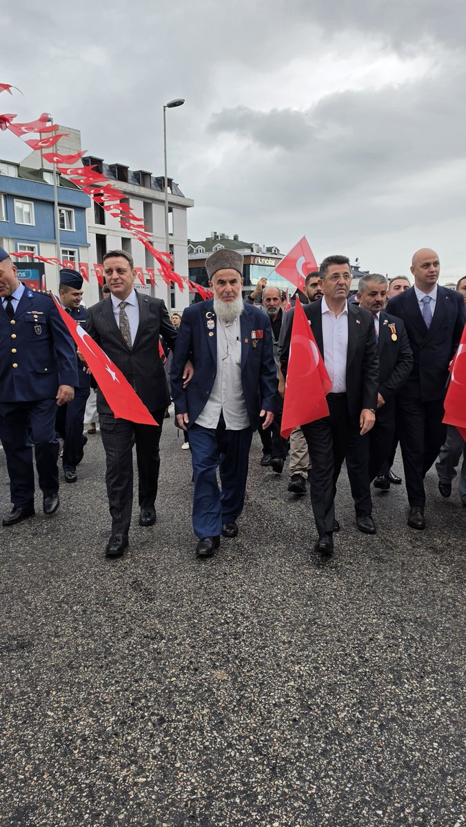 Tahsinince1071's tweet photo. 19 Eylül Gaziler Günü vesilesiyle Kaymakamlığımızın düzenlediği anlamlı yürüyüşe katılım sağladık.
​Başta Gazi Mustafa Kemal Atatürk olmak üzere, vatanımız, bayrağımız ve bağımsızlığımız uğruna canlarını siper eden tüm kahraman gazilerimizi saygı, minnet ve şükranla anıyoruz. Hayatta olan gazilerimize sağlıklı ve huzurlu bir ömür diliyoruz. 🇹🇷