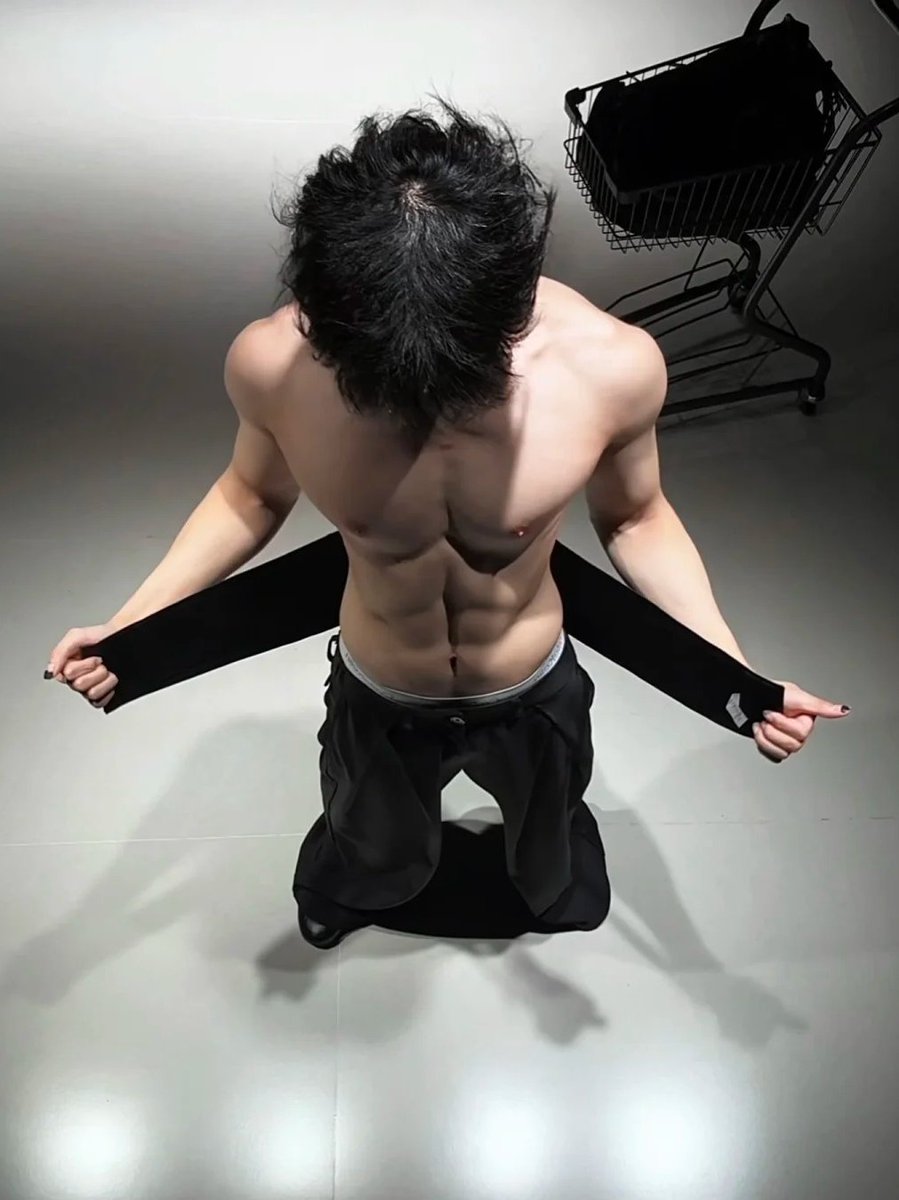 bbdsmdbzd's tweet photo. 拜托不要对小狗冷冰冰啦 #薄肌 https://t.co/eDK3R2bkp9