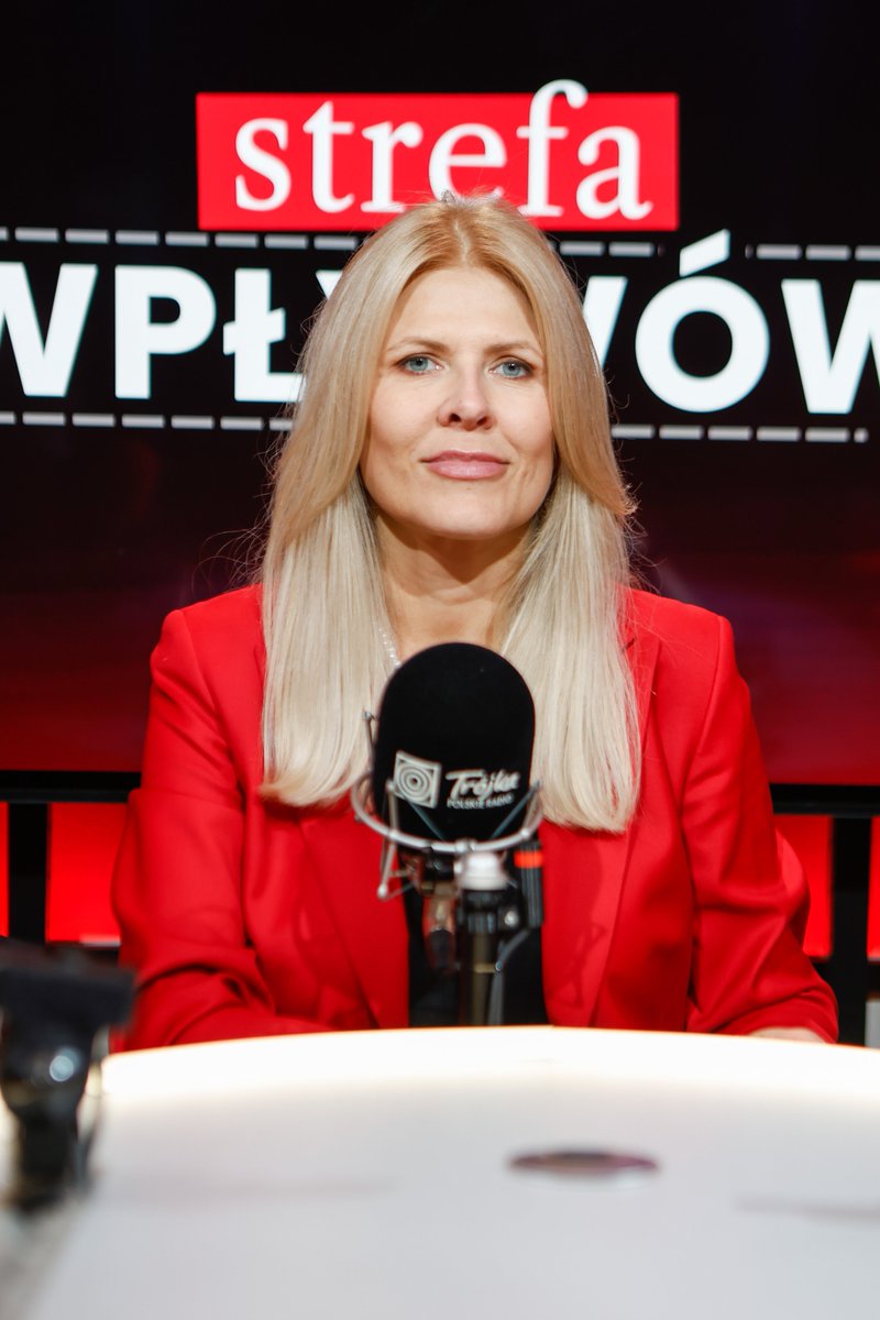 PolskieRadio24's tweet photo. „Na wojnę bierze się fighterów, nie miękiszonów.”
@marcinfalinski  będzie gościem nowego odcinka podcastu „Strefa Wpływów. Były oficer wywiadu, a obecnie pisarz i ekspert będzie odpowiadał na pytania @Renata_Grochal i @JacekCzarnecki1 m .in. na temat zagrożenia ze strony Rosji https://t.co/tweyg2d6IZ