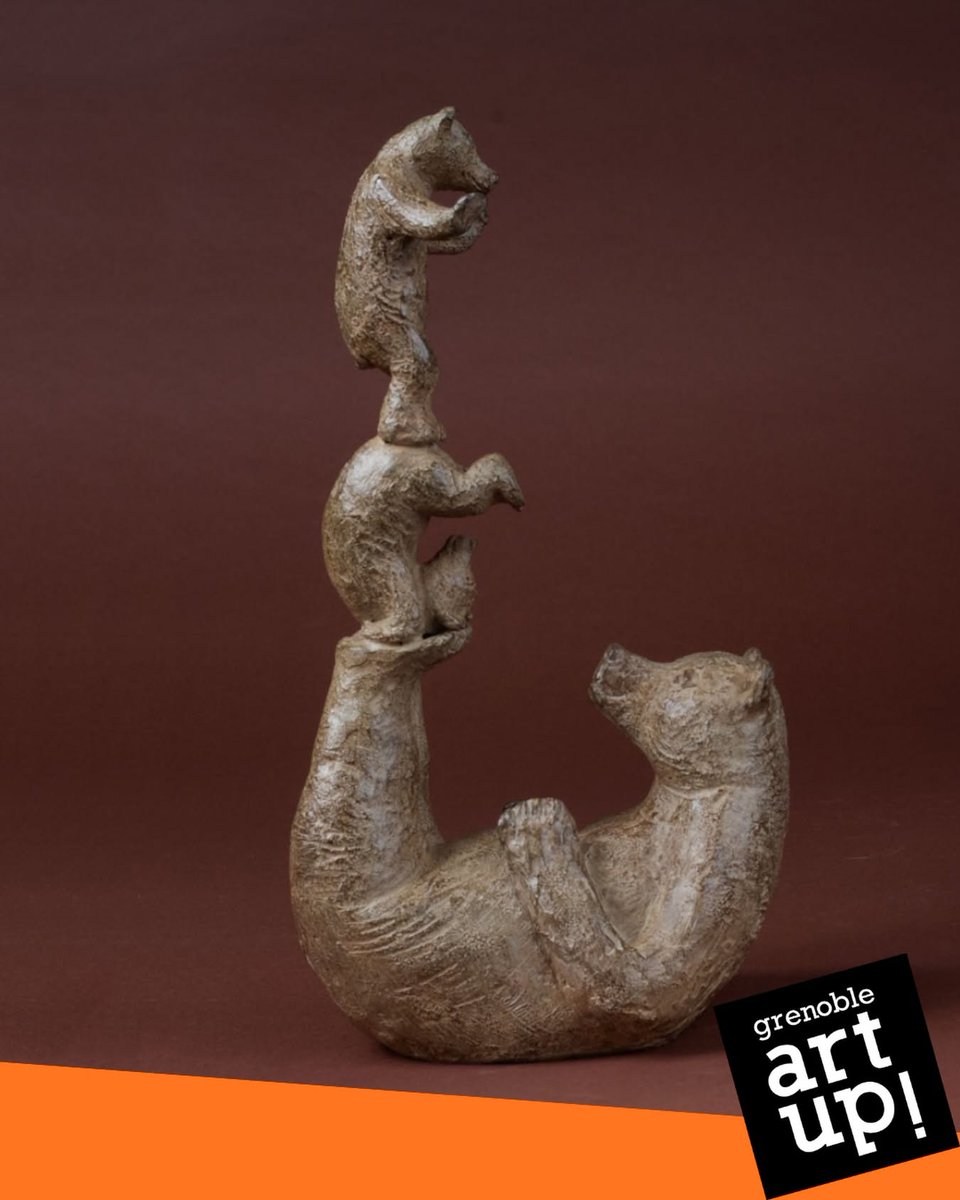 sophie_verger's tweet photo. [#SaveTheDate] avec la @GaleriePlatini 
📢 Grenoble Art Up - Foire d'#ArtContemporain 2026 
📅 du 24 au 27 septembre sur le stand A2
📍 #Alpexpo #Grenoble

📸 🐻 #Ours et deux Oursons - #Bronze - 33x14x17,5 ⤵️
➡️ https://t.co/GZvH5wiKSz

#Art #AnimalArt #ArtCollector #ArtForSale https://t.co/eLbuHyvpPU
