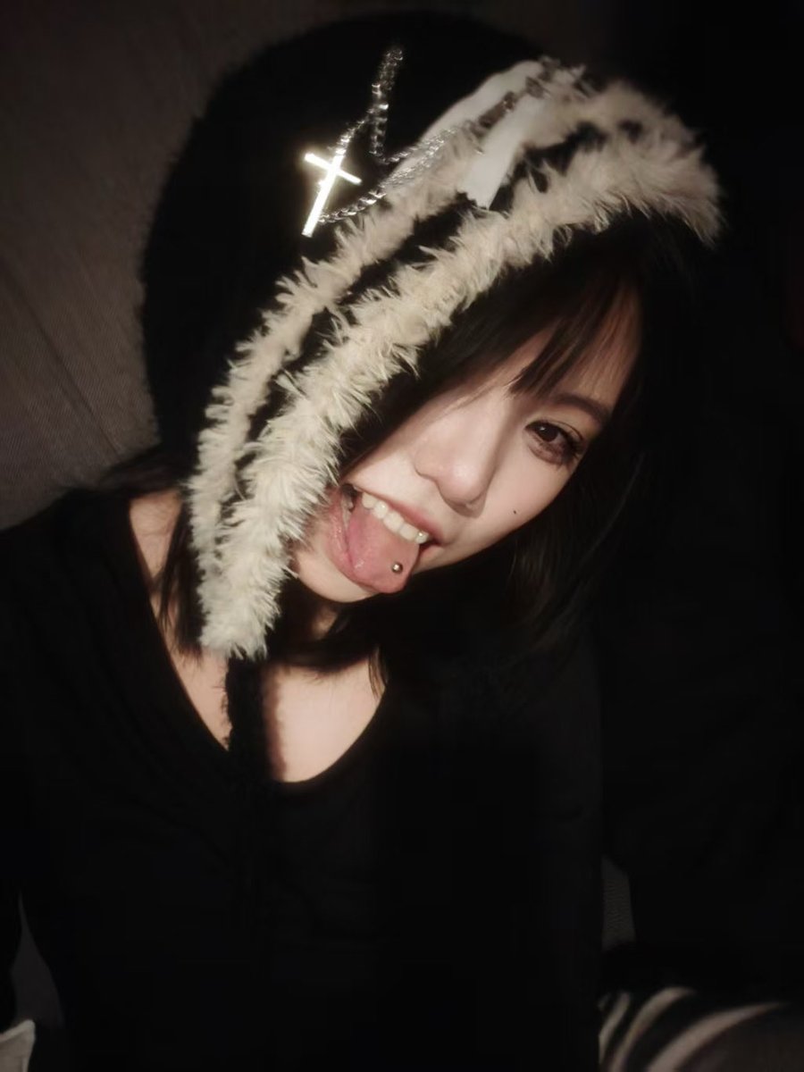 NAIIII2026's tweet photo. 缅怀舌钉。 https://t.co/npxXY9nWTV