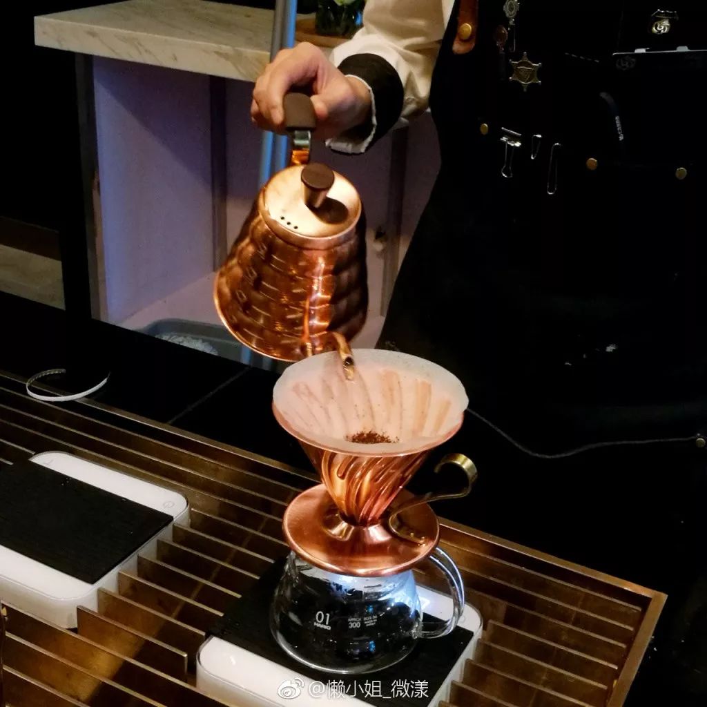 trutz693347's tweet photo. Mid-work slump Just stared at my coffee foam for 5 mins, no urgent email can ruin this tiny win. https://t.co/348vf4wRx5