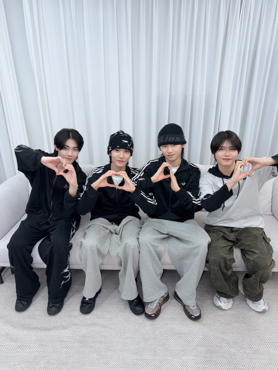 ouiboysofficial's tweet photo. 09즈 낙타🧡

#OUIBOYS #위보이즈 #ウィボーイズ https://t.co/IhuPABscRf