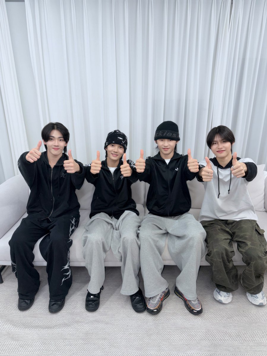 ouiboysofficial's tweet photo. 09즈 낙타🧡

#OUIBOYS #위보이즈 #ウィボーイズ https://t.co/IhuPABscRf