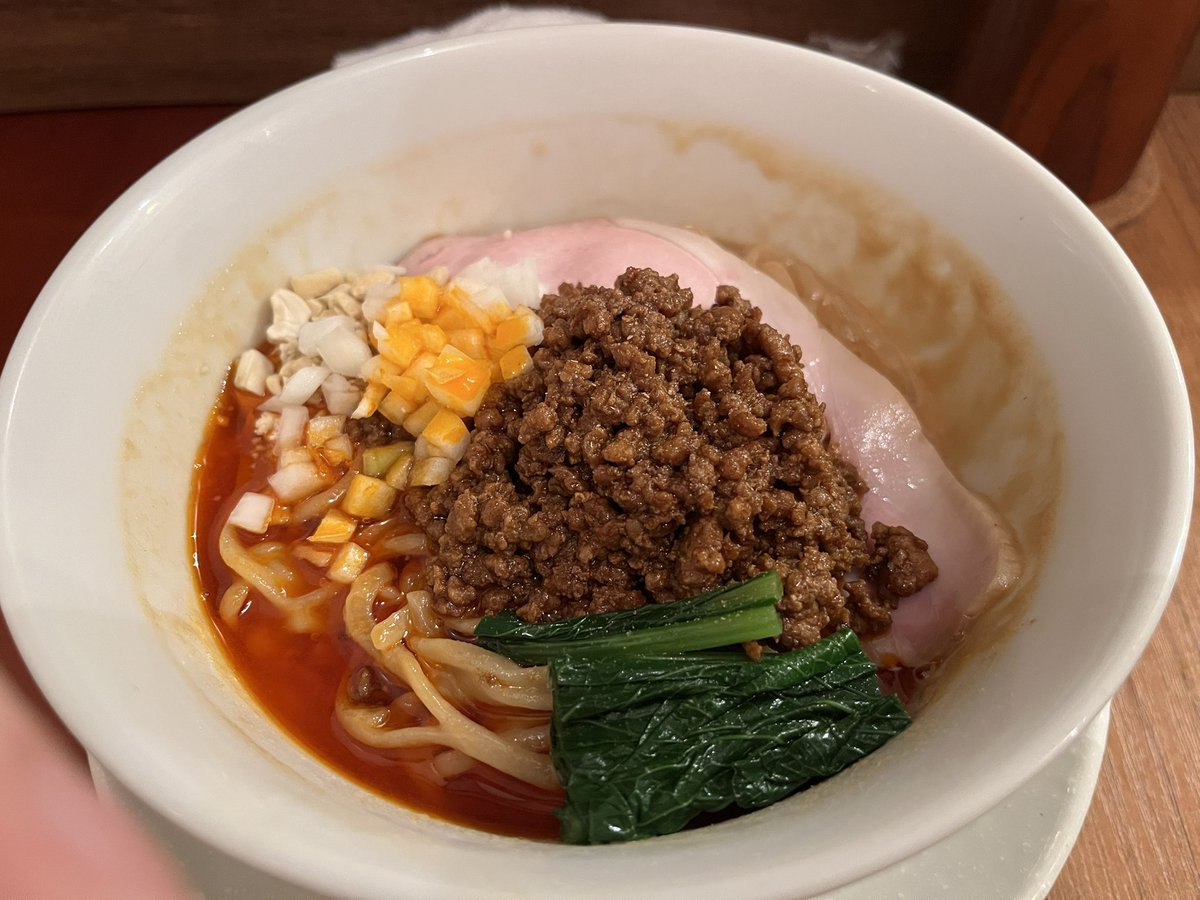 11tsukky7's tweet photo. らぁ麺あおば 汁なし担々麺 バスクチーズケーキ https://t.co/Cbz1Vu1p5g