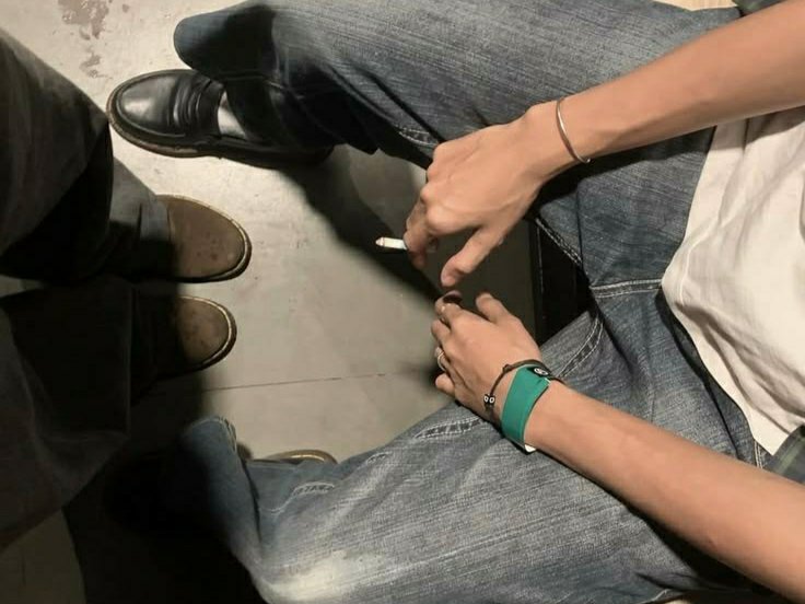 txradiohead's tweet photo. a #keonhyeon narrative au

cw // cigarettes, kissing, intimacy
; kaisar merengkuh candu yang lain, sastra

https://t.co/mHO75si4OX https://t.co/0G0fbhTYGd