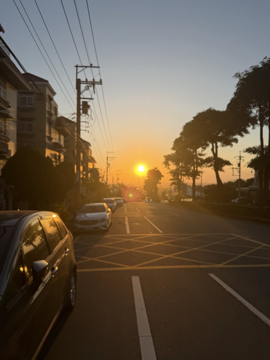 justafeng's tweet photo. 當初台中說好市長換人，空氣換新，我住海線最有資格說話，每天下午的時候都能看到天空霧濛濛的一片，老實說比胡志強執政的年代更糟糕，但這就是台中人的選擇…自作自受。 https://t.co/lzV8kecXfZ