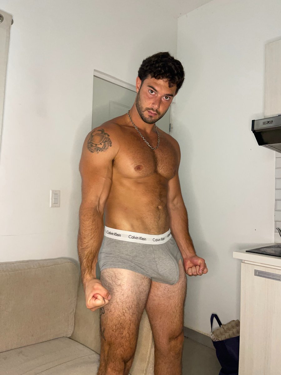 TonyMontanyxfl's tweet photo. if uu want to jrkkk off, lock your doors and look at the comments https://t.co/vewi0ezEOT