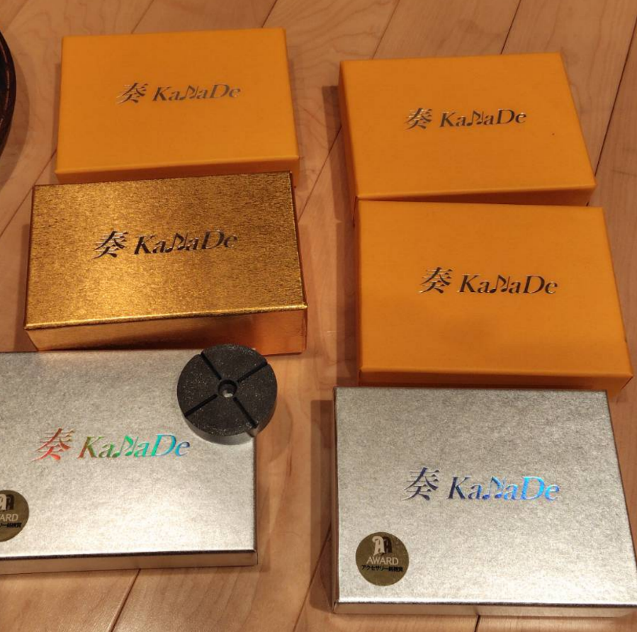 gavan021113's tweet photo. 久しぶりにオーディオネタ
最近、KaNaDeのインシュレータを導入しました
今まで水晶/木質系/カーボンなど、色々なインシュレータ使ってきましたが、KaNaDeは効きがイメージと異なりました。時間軸が整い、余韻もナチュラル、力感も備え、コントラバスのエンドピンにも凄まじい効果
自分的に大ヒット😆 https://t.co/dCSSeJeTXr