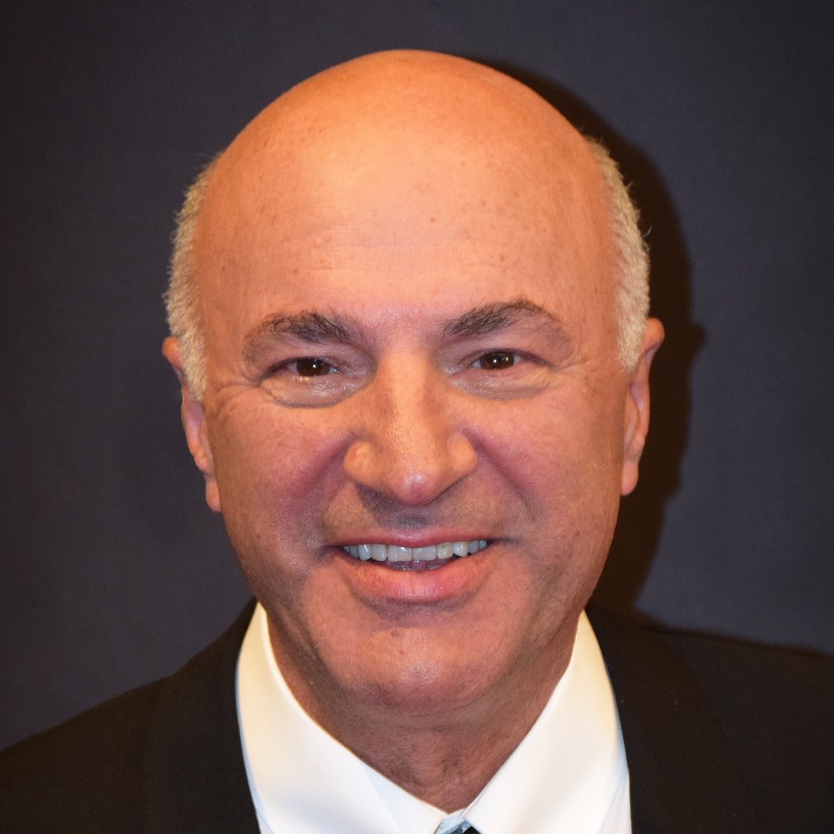 CoinMarketCap's tweet photo. LATEST: 🇺🇸 Kevin O’Leary says the CLARITY Act will return in Q1 or Q2 after the midterms, arguing Congress will need regulatory policy as it moves to tax crypto. https://t.co/kLnJgwEuoJ