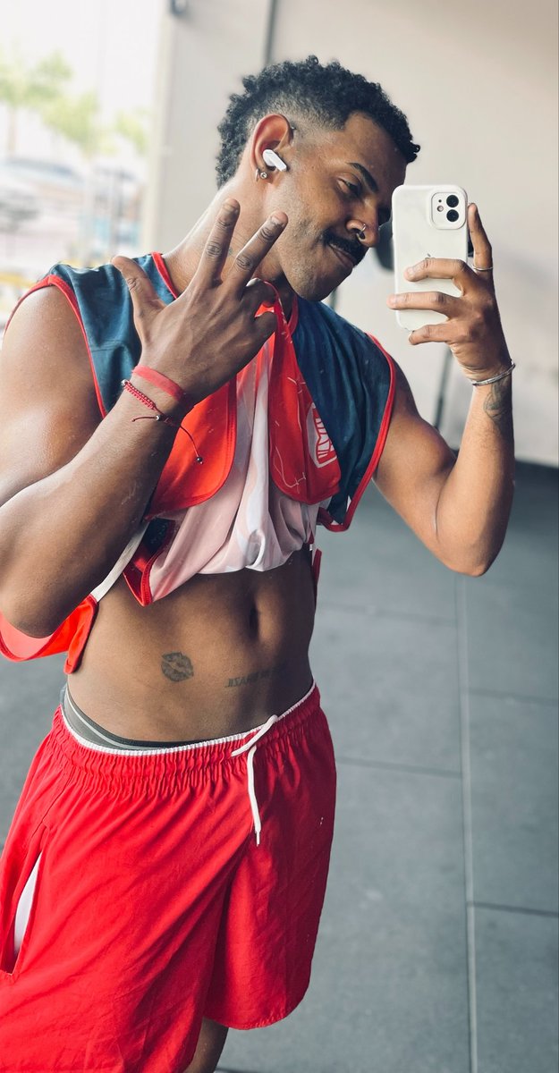 Alyxandreh's tweet photo. Aos poucos tá vindo aí… 💪🏾 https://t.co/9P5UoL1PAX