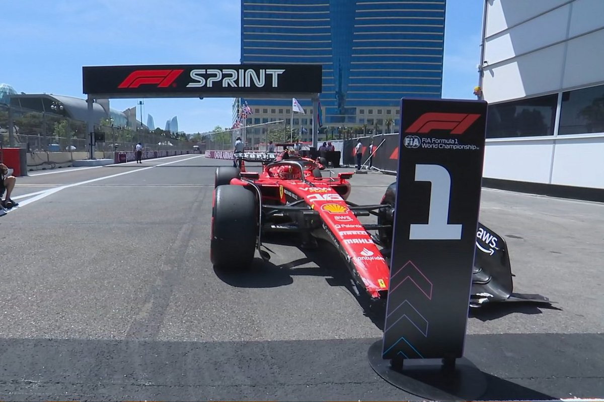 CL16_inside's tweet photo. Just Charles Leclerc 🤷‍♂️

P1 without the front wing (😭) https://t.co/XcHa3Rmafc