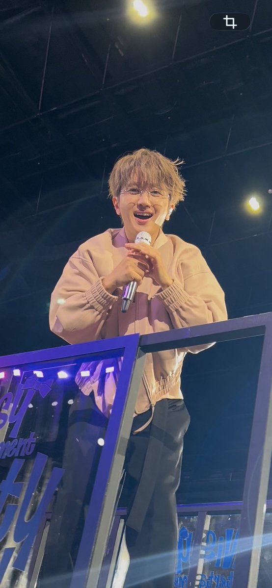 chan_kore_24's tweet photo. あぁ幸すぎた！！激近！！もぉやばかった！かっこよすぎた！元気でよかった会えて良かった！
#Nissy https://t.co/npIgRqpSoN