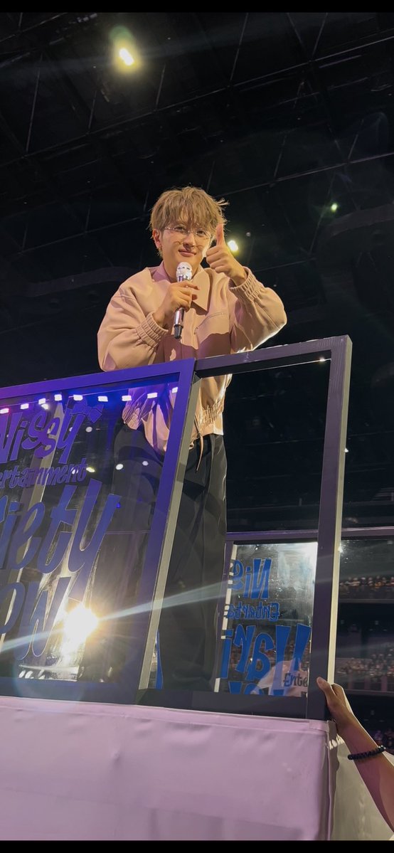 chan_kore_24's tweet photo. あぁ幸すぎた！！激近！！もぉやばかった！かっこよすぎた！元気でよかった会えて良かった！
#Nissy https://t.co/npIgRqpSoN