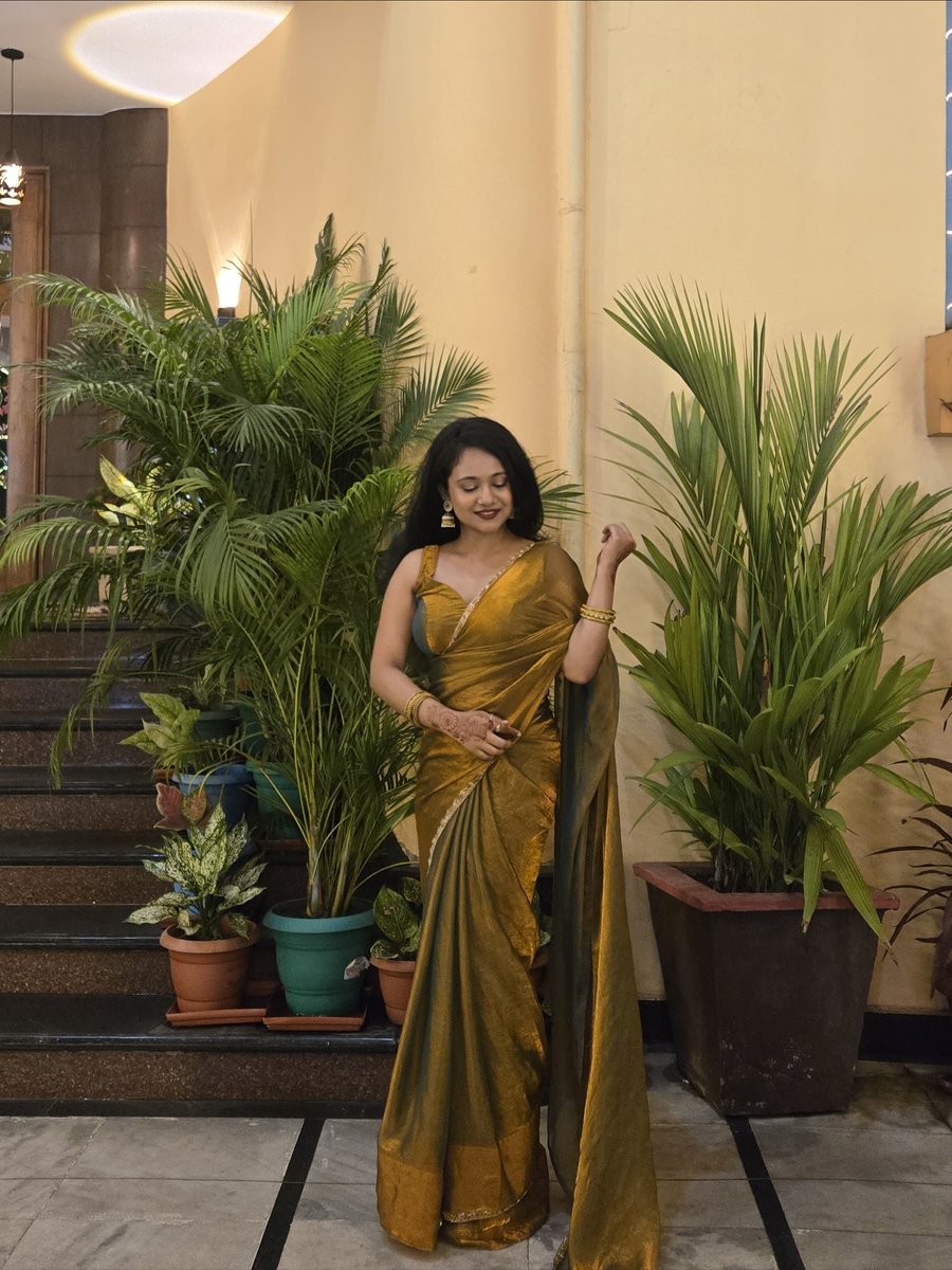 CatherinJa802d's tweet photo. Lately, sarees feel like my thing. https://t.co/4il4Zpv5NS