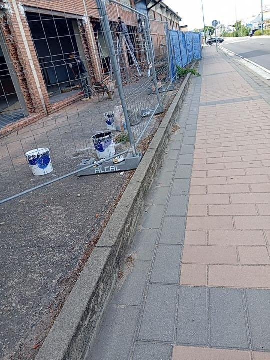 luissobrino's tweet photo. @yustin  tiene pinta de que van a abrir de nuevo el Carrefour Express del Paseo Zorrilla junto al LAVA https://t.co/7zjlOgESyJ